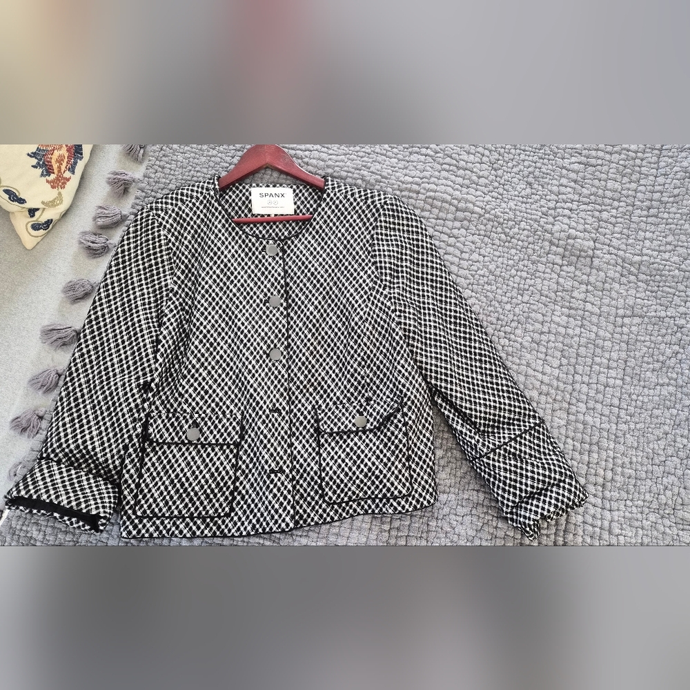 SPANX Houndstooth Black and White Blazer